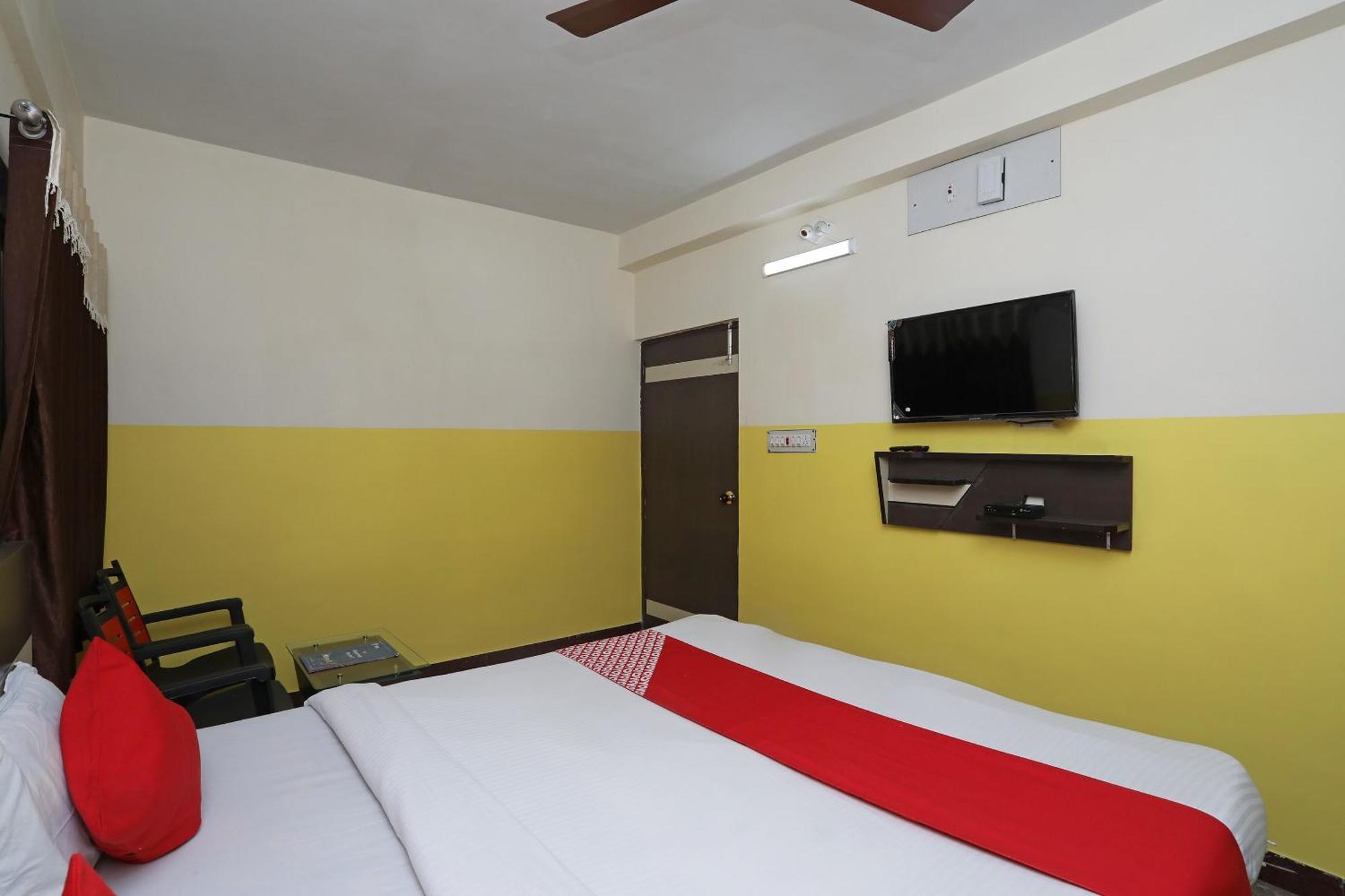 Oyo 26152 Hotel Aarush ดีกา ภายนอก รูปภาพ