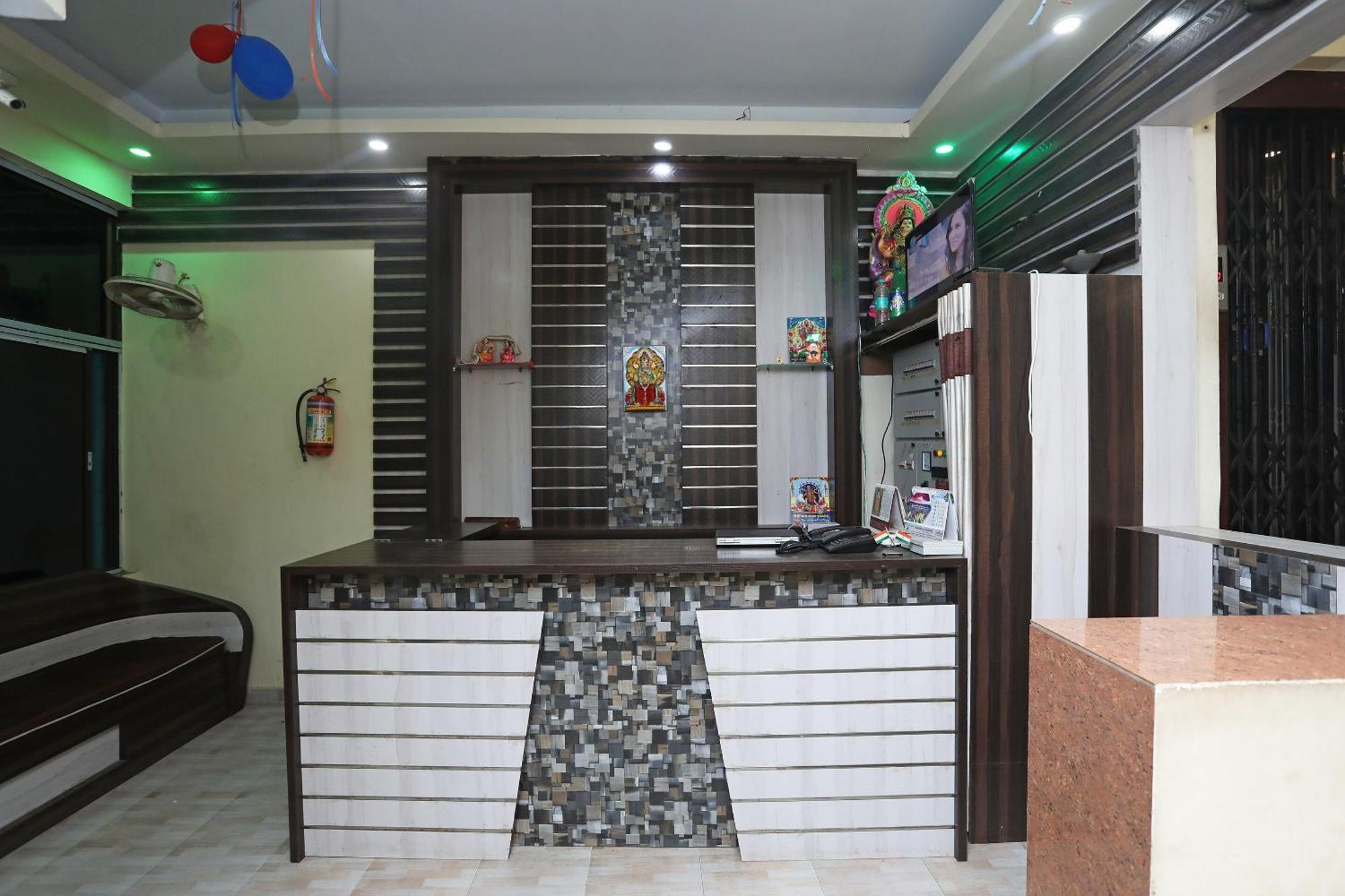 Oyo 26152 Hotel Aarush ดีกา ภายนอก รูปภาพ